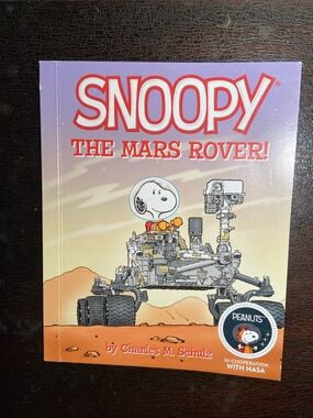 Snoopy space helmet Peanuts NASA McDonald’s The Mars Rover Paperback Book SNOOPY